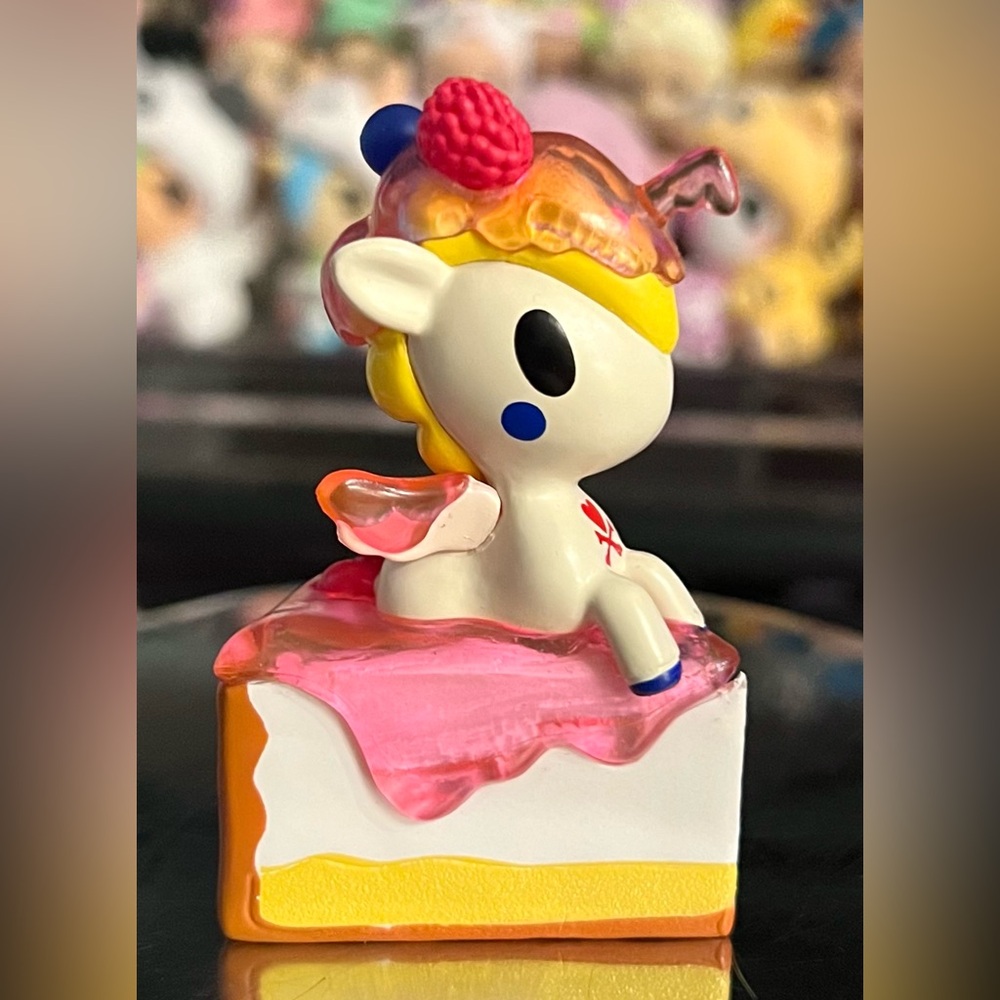 Tokidoki Berrylicious Cheesecake Unicorno Delicious Series Collectible Figure